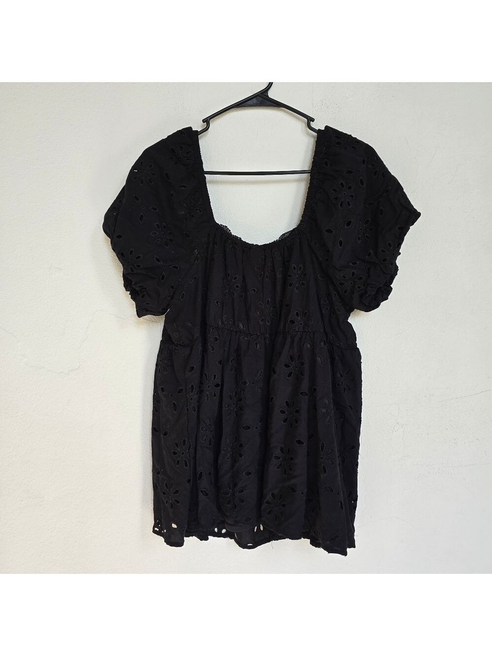 NWT TORRID Babydoll Eyelet Challis Black Short Sleeve Blouse Size 1X 14-16 - Picture 12 of 16